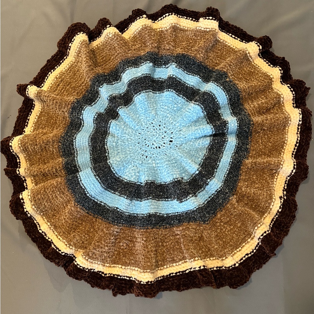 Handmade Turquoise Rustic/Western Round Crochet Throw Blanket (BRAND NEW)